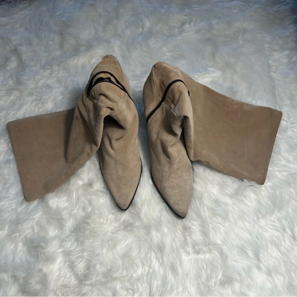 KENNETH COLE POINTED TOE PULL ON SUEDE BOOTS TAN COLOR SIZE 71/2 - Picture 6 of 14